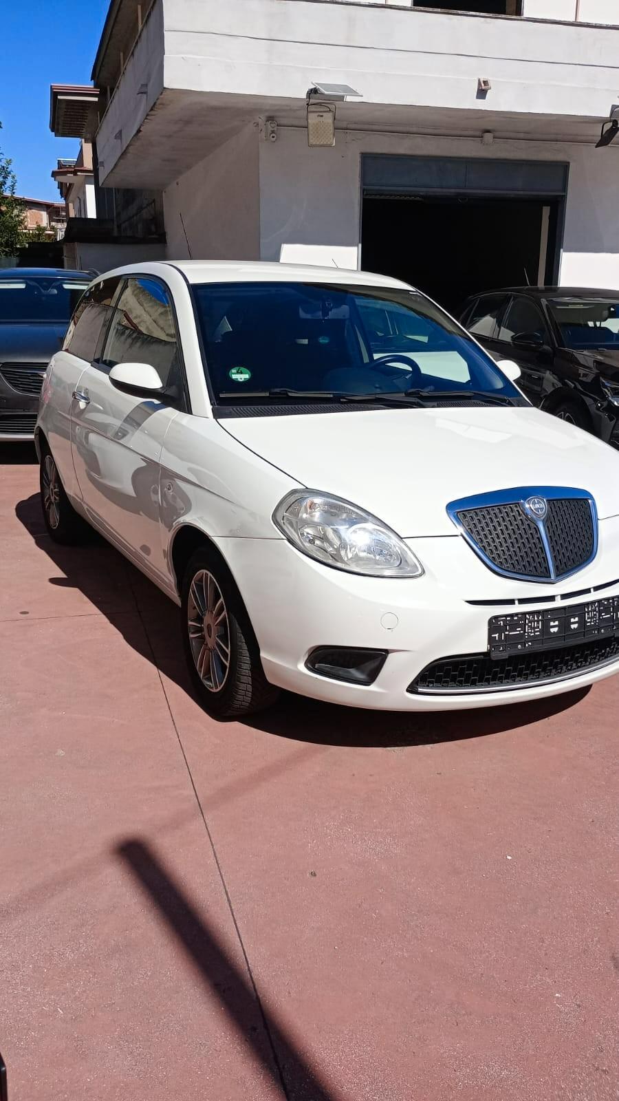 Lancia Ypsilon 1.2 Oro