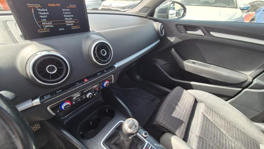 Audi A3 Sedan 1.6 TDI ultra Attraction (TETTO APRIBILE) - 2015