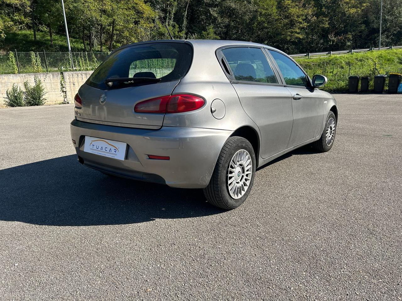 Alfa Romeo 147 1.9 JTDM 8V Moving