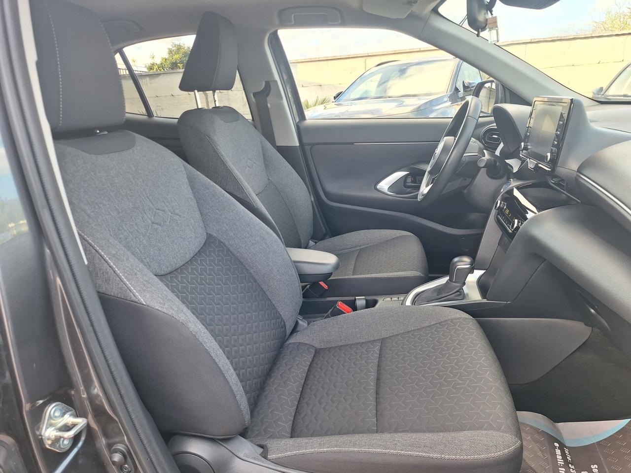 Toyota Yaris Cross 1.5 Hybrid 115cv Business NAV+RETROCAM. 2023