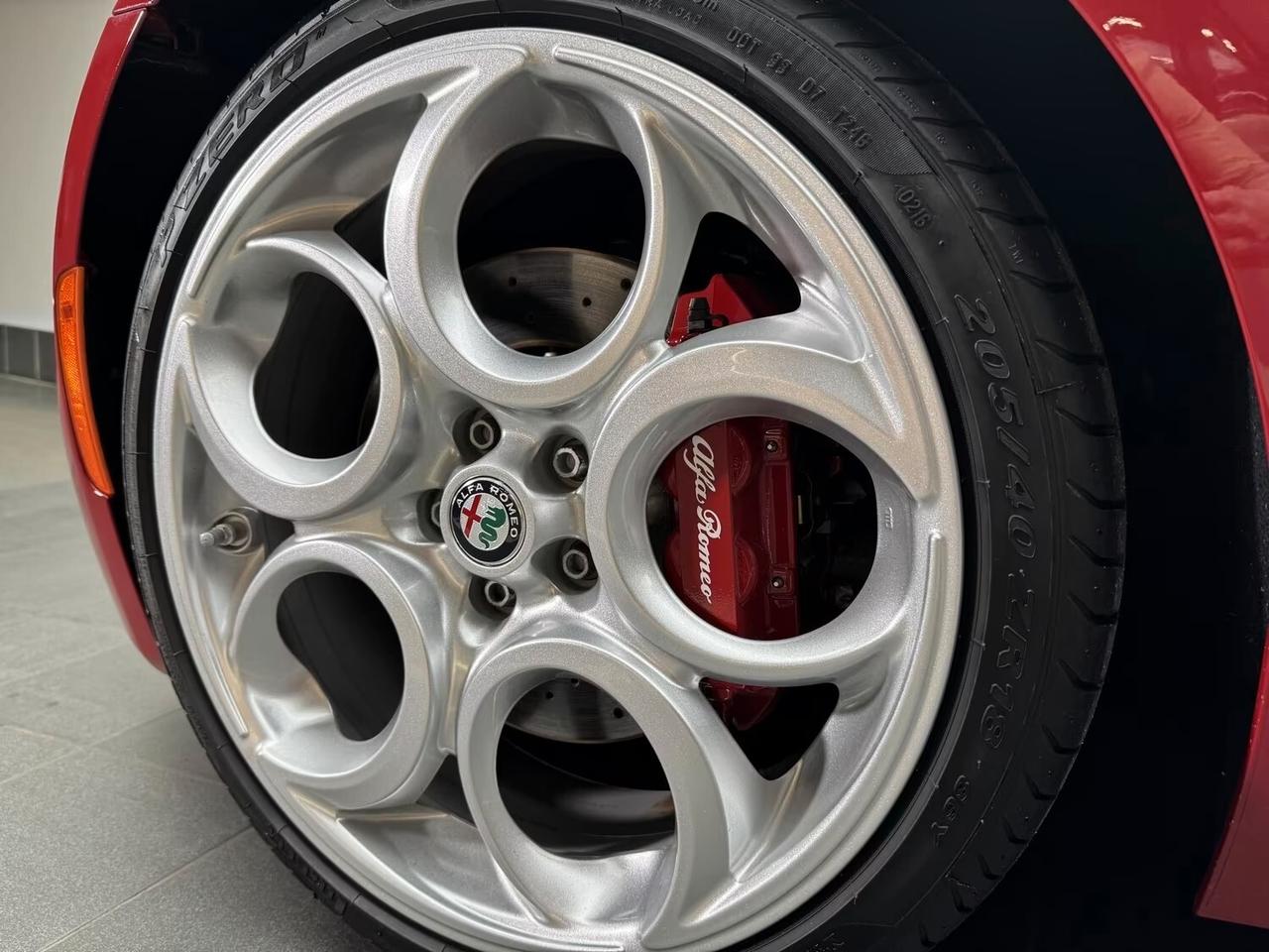 Alfa Romeo 4C 1750 TBi FULL CARBON