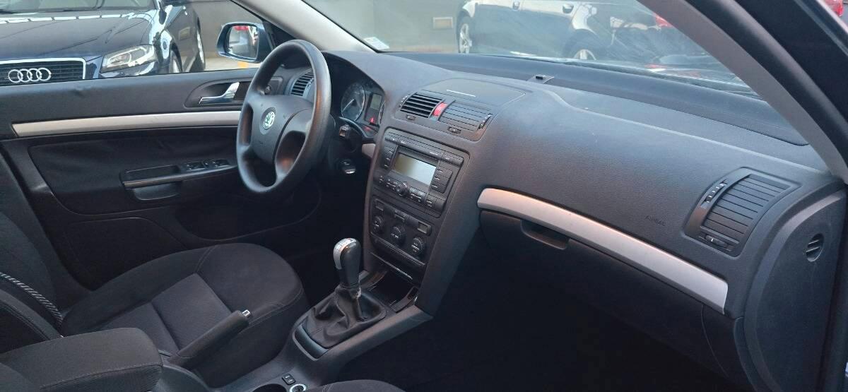 Skoda Octavia II 2004 Wagon Skoda Octavia II 2004 Wagon1.9 tdi Elegance 4x4 