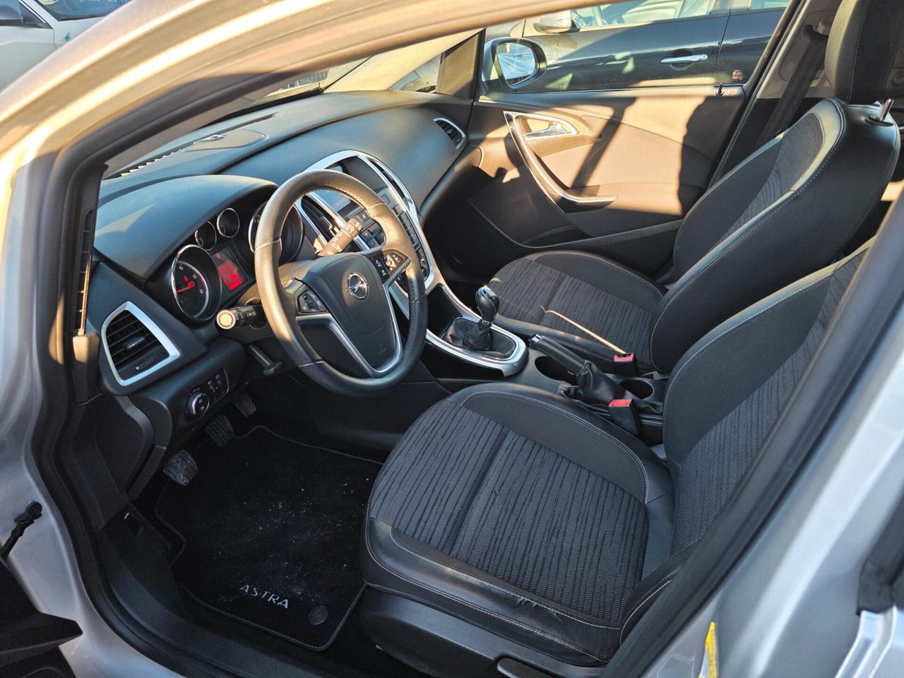 Opel Astra 1.7D Cosmo sport garantita 12M