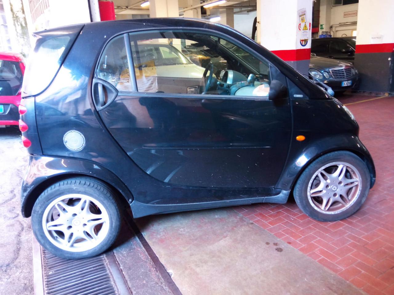 Smart ForTwo 700 coupé pure 61CV