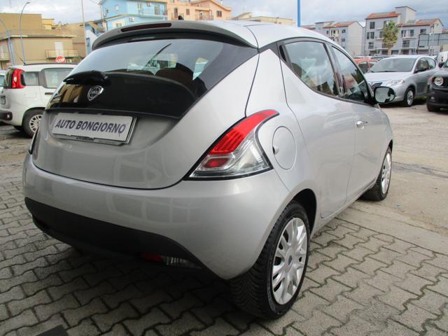 LANCIA Ypsilon 1.2 69 CV 5 porte Silver