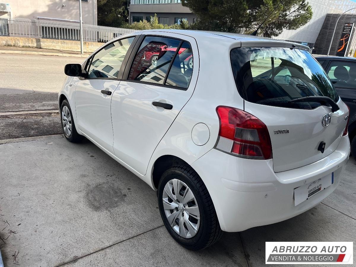 TOYOTA Yaris 1.0 5 porte Active