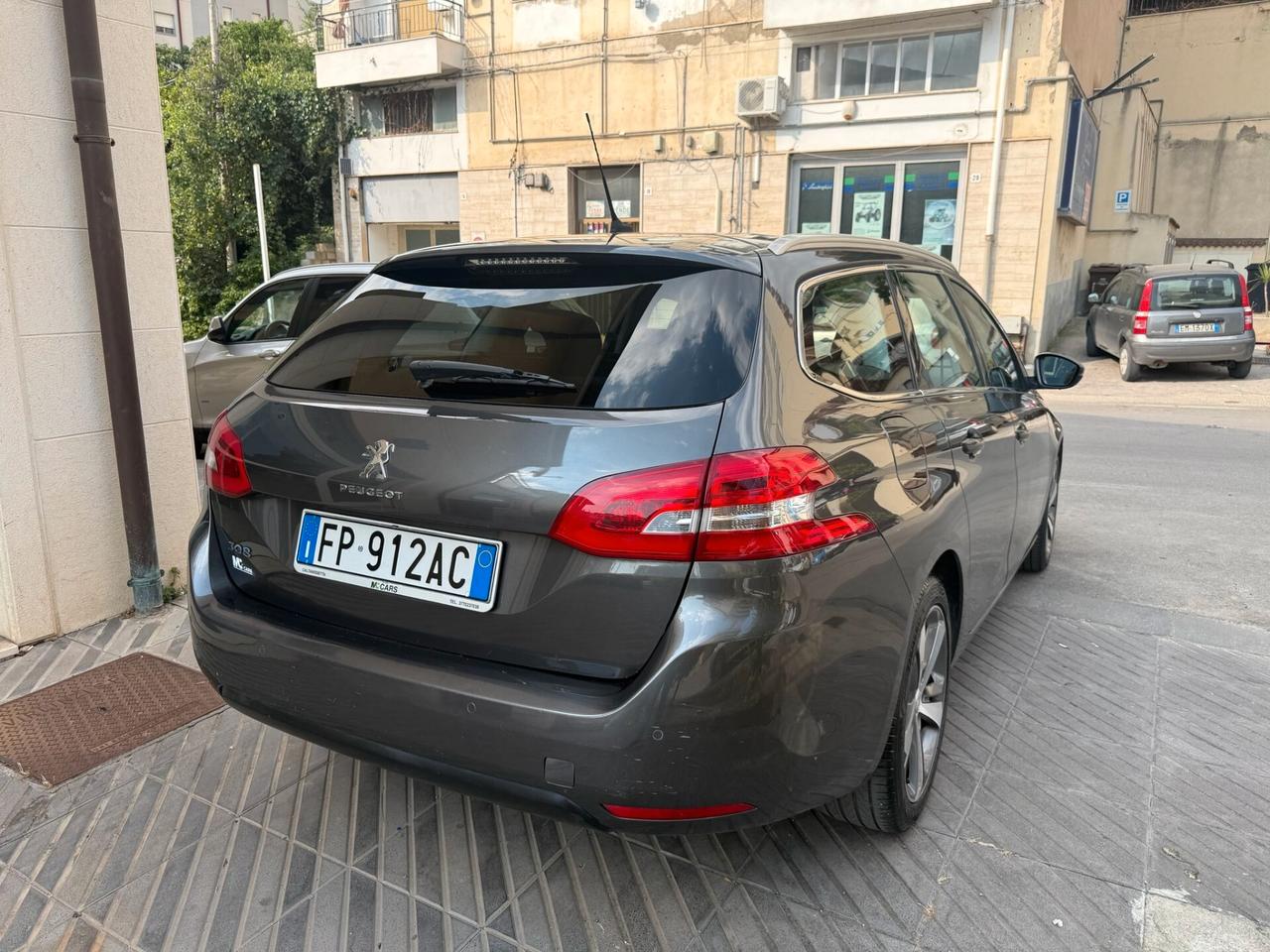 Peugeot 308 BlueHDi 130 S&S SW Allure
