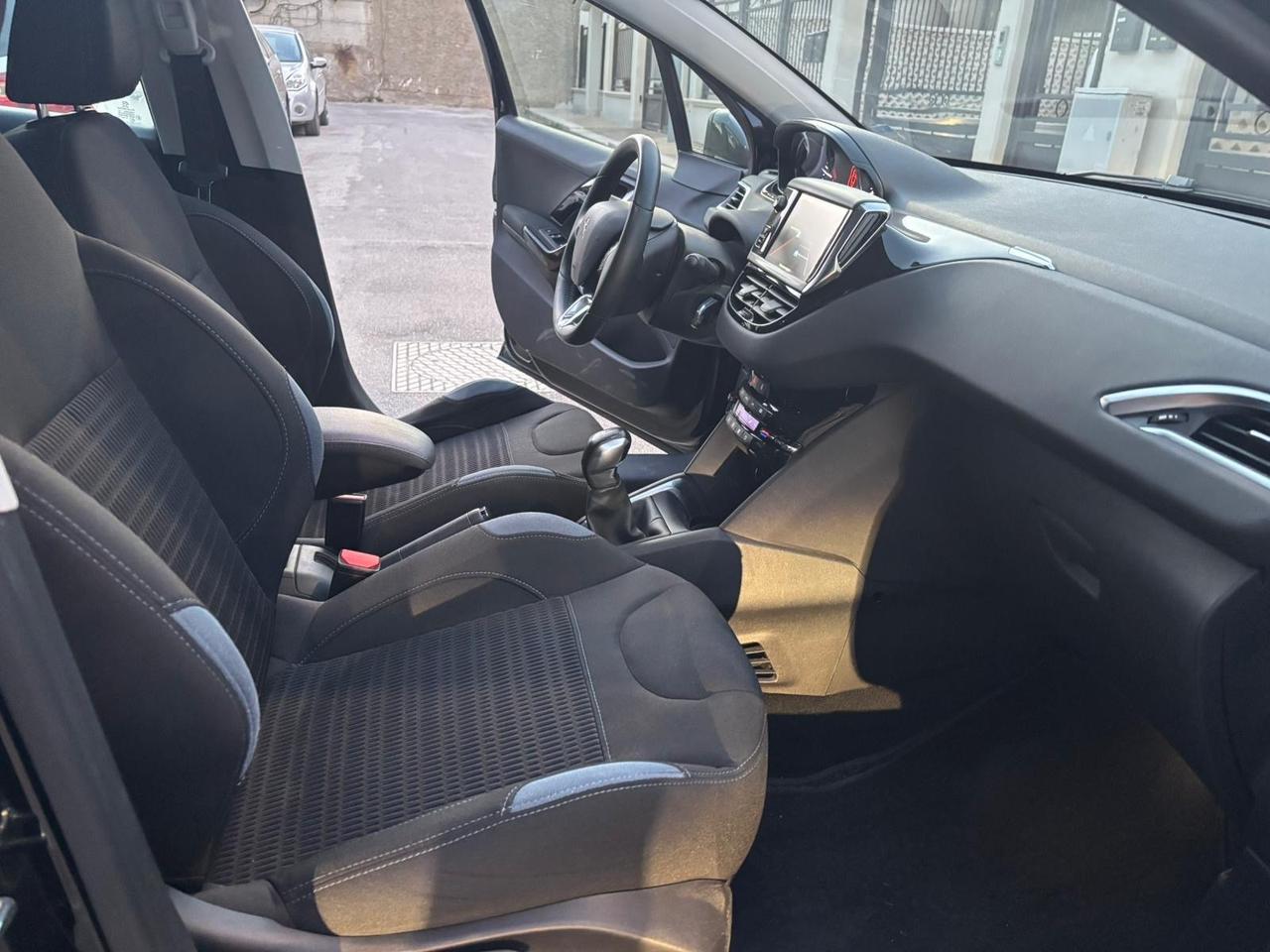 Peugeot 208 1.4 HDi 68 CV 5 porte Allure