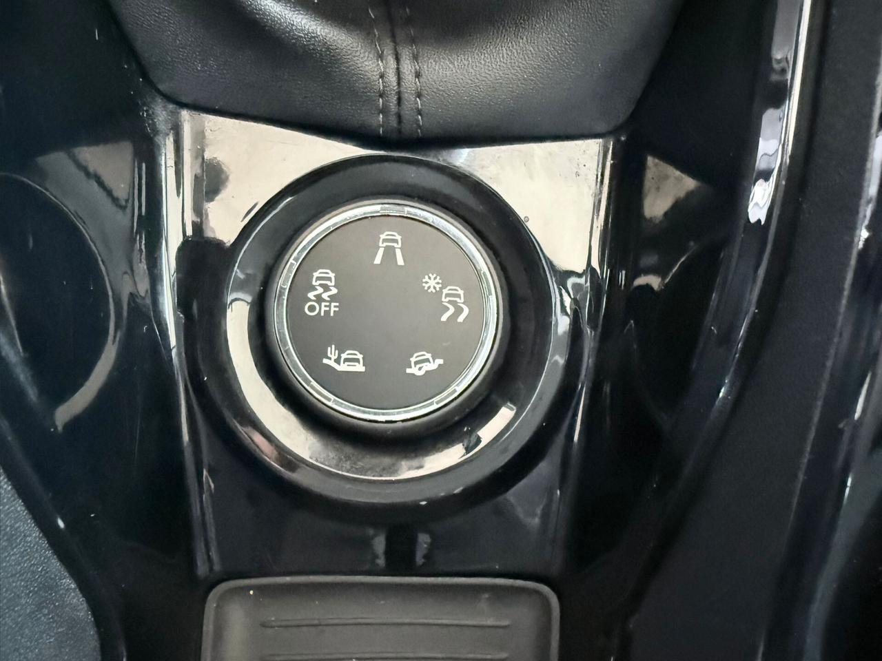 Peugeot 2008 BlueHDi 100 Black Matt