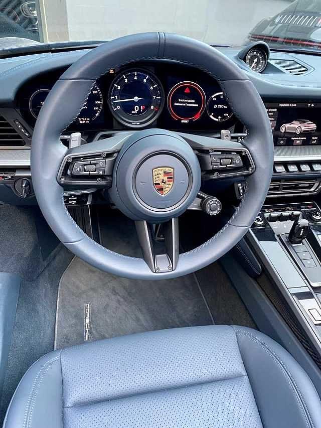 Porsche 992 Carrera 4S Cabriolet SPORT DESIGN