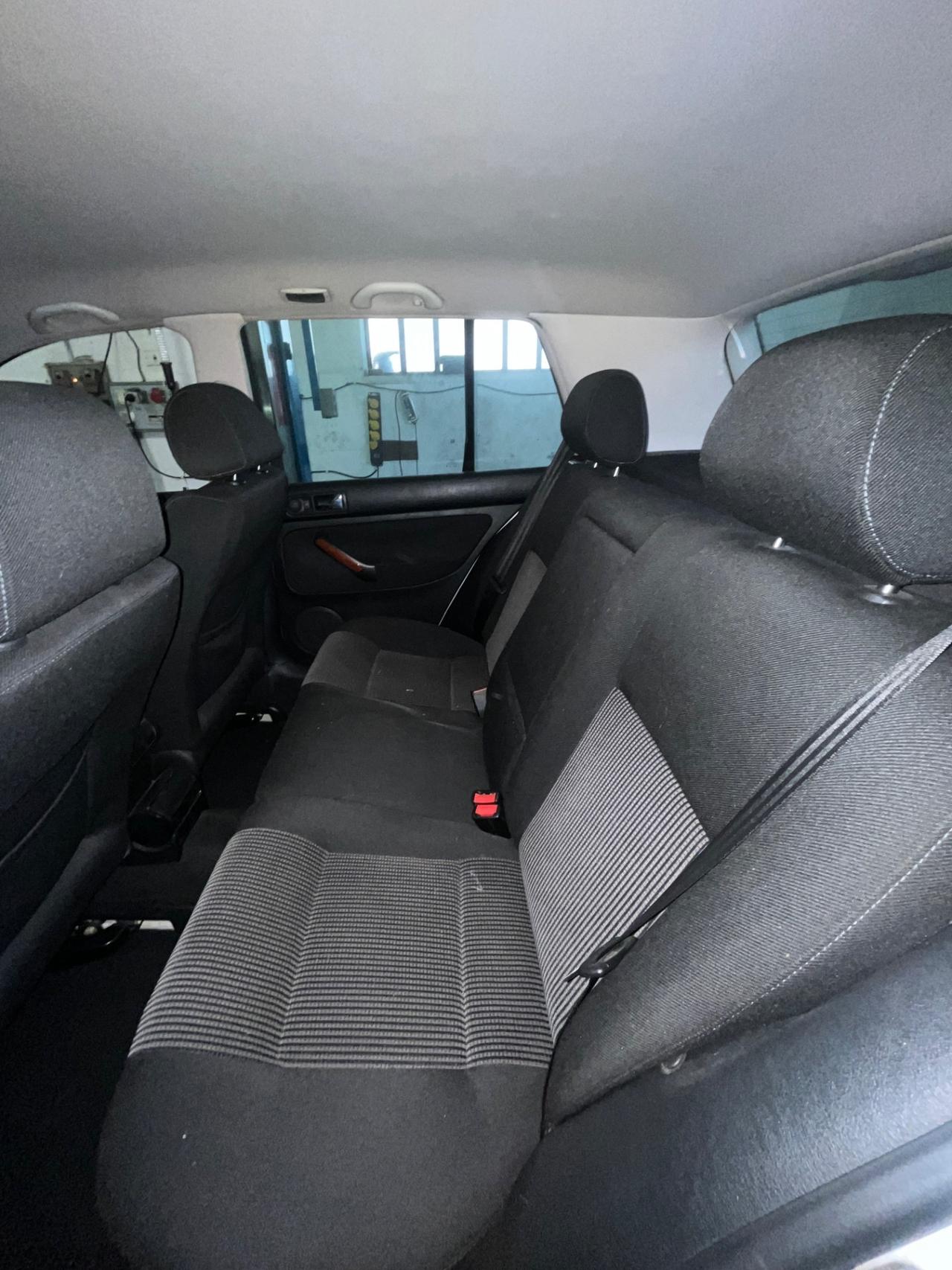 Volkswagen Golf 1.6 16V cat 5 porte Highline LEGGERE BENE