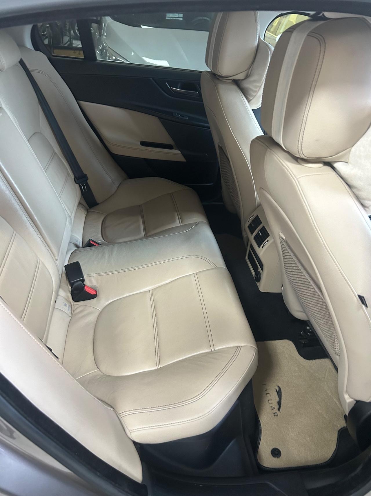 JAGUAR XE 2.0 D 180 cv “PROBLEMI AL MOTORE”-2015