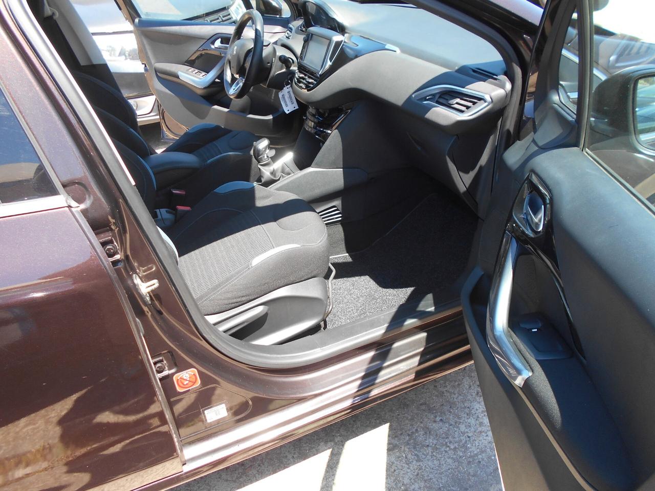 Peugeot 208 1.6 VTi 120 CV 5 porte Allure
