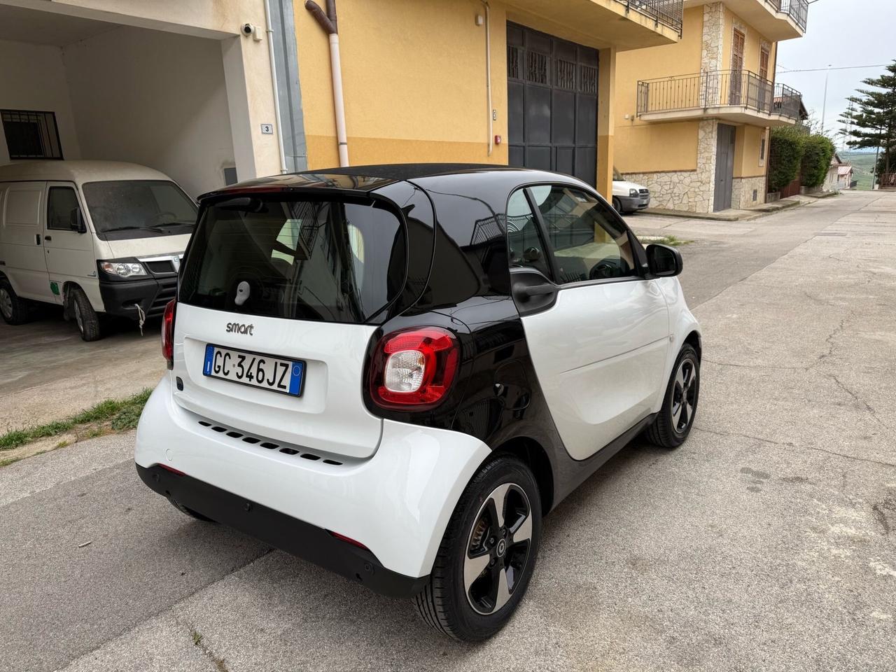 Smart ForTwo EQ Passion iva esposta