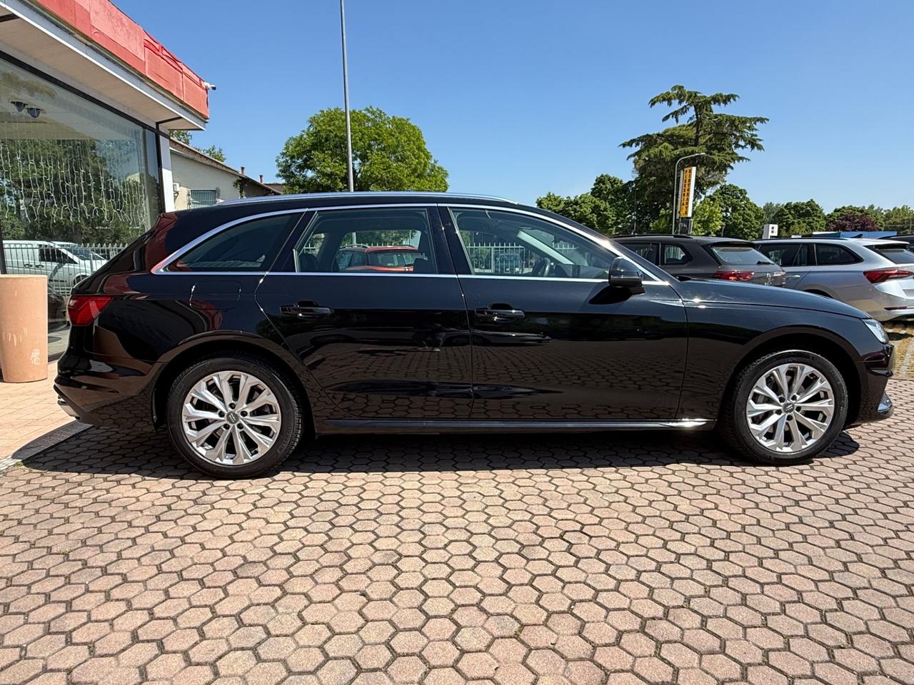 Audi A4 Avant 40 TDI quattro S tronic Business Advanced