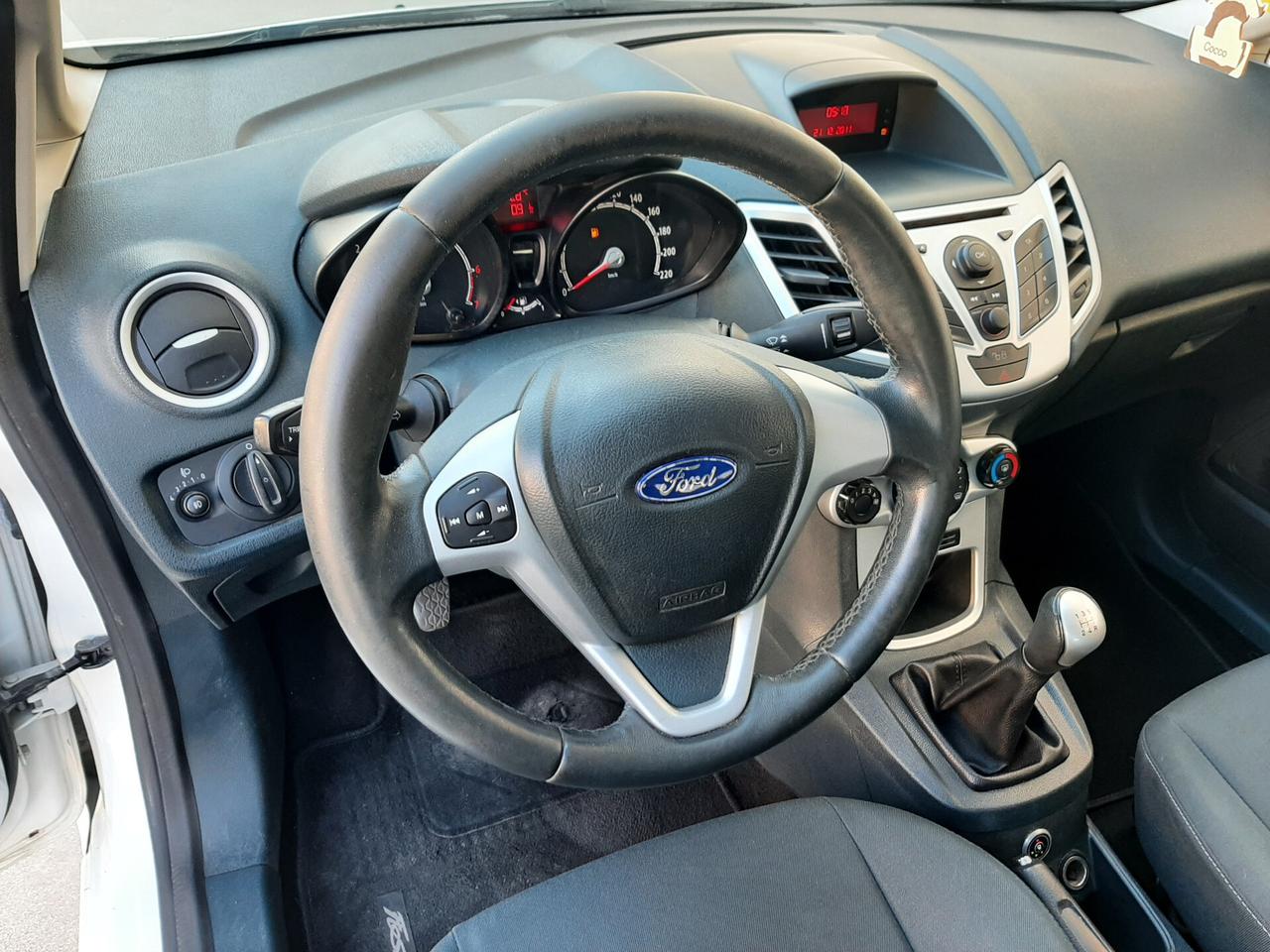 Ford Fiesta Ikon 1.4 16V 97cv GPL Business 5p