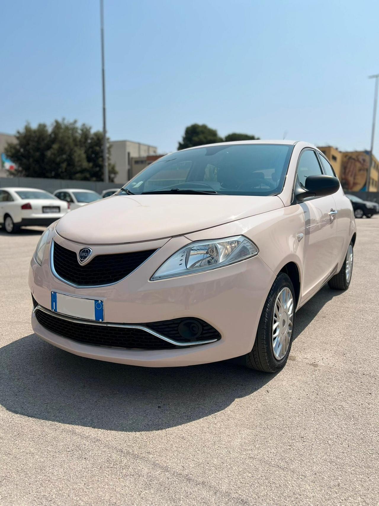 Lancia Ypsilon 1.2 69 CV 5 porte Gold