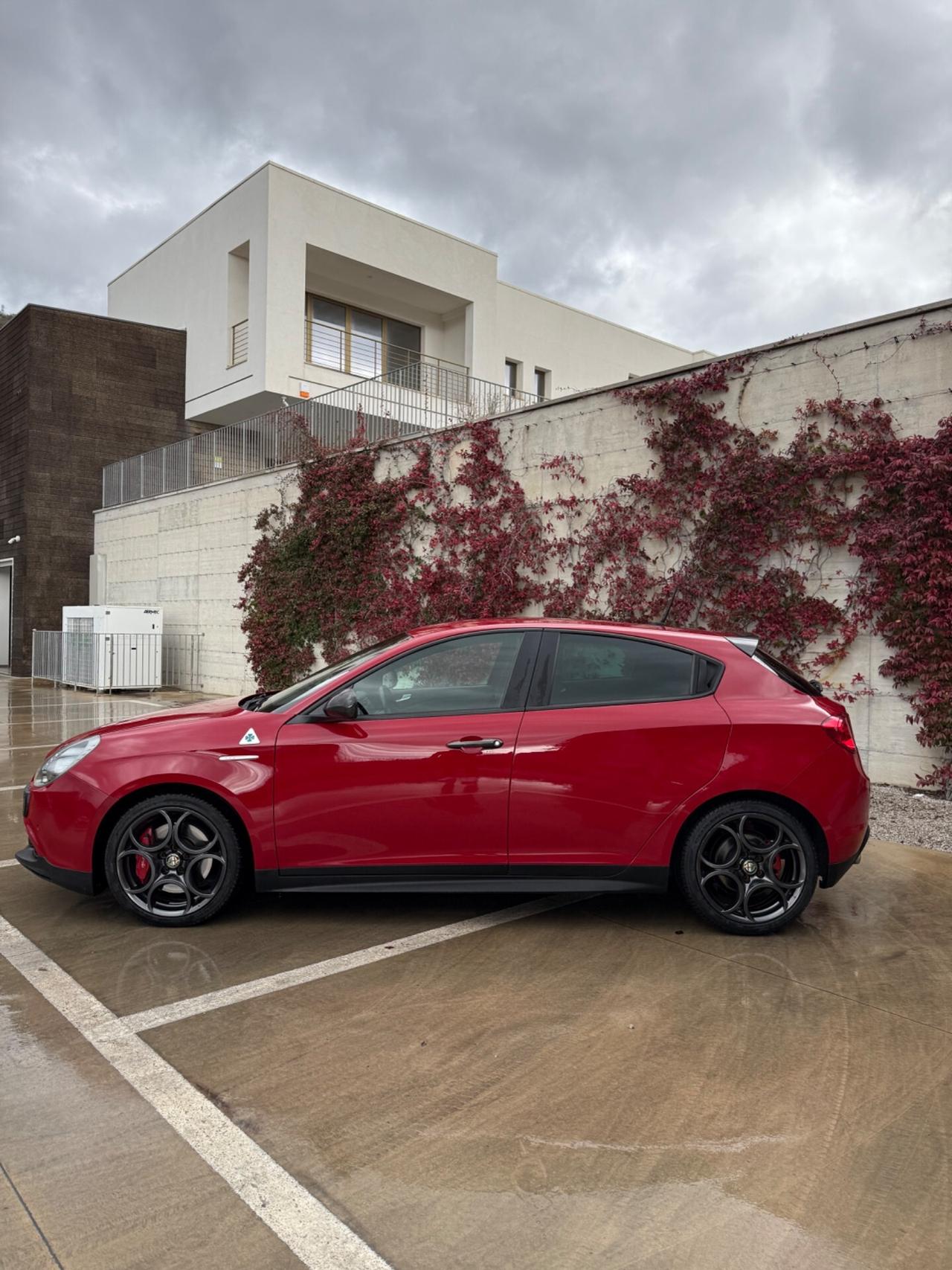 Alfa Romeo Giulietta 1750 Turbo TCT Quadrifoglio Verde Lounge Edition serie limitata N 239