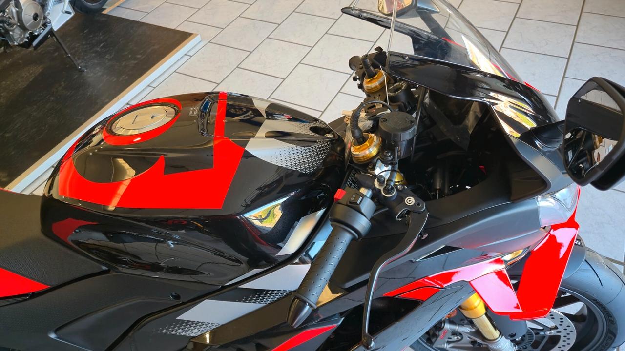 Aprilia RSV4 Factory 2025