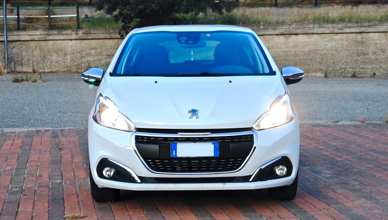 Peugeot 208 PureTech 82 5 porte Allure