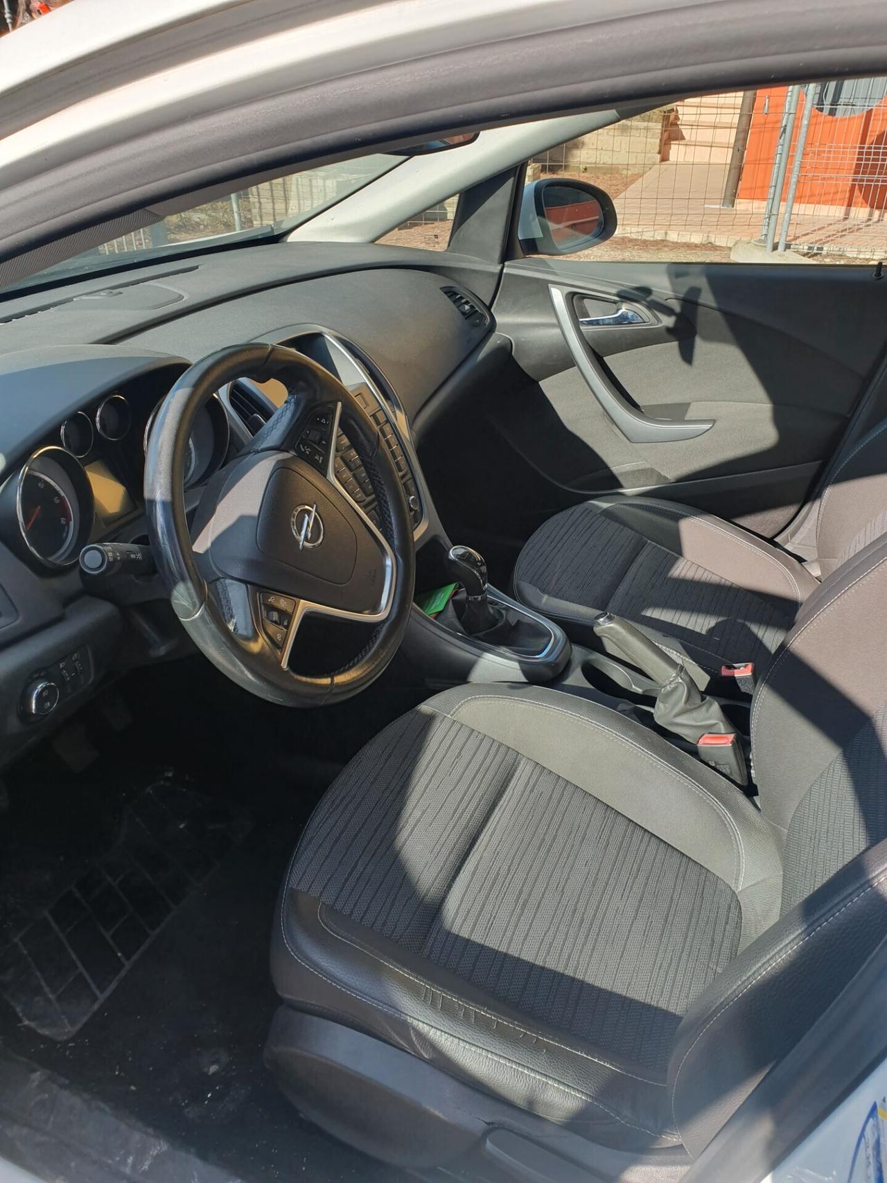 Opel Astra Sports Tourer AUTOCARRO N1