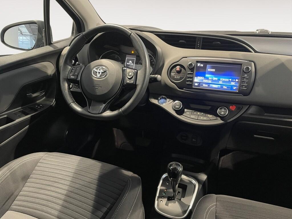Toyota Yaris III 2017 1.5 Hybrid 101CV Autom. Active (FHEV)