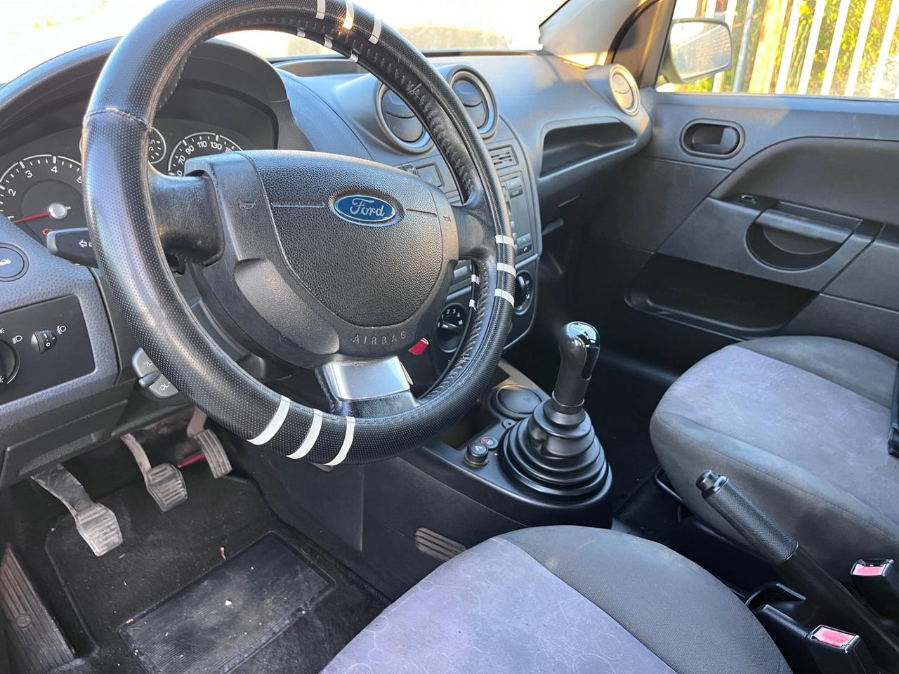 Ford Fiesta 1.2 16V 5p. Ghia