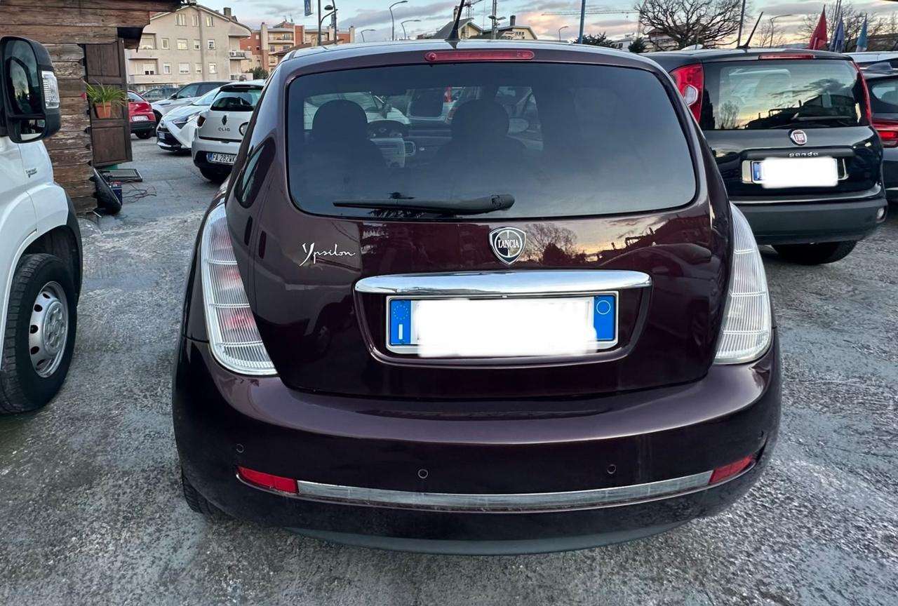 Lancia Ypsilon 1.2 Argento gpl scadenza 2029