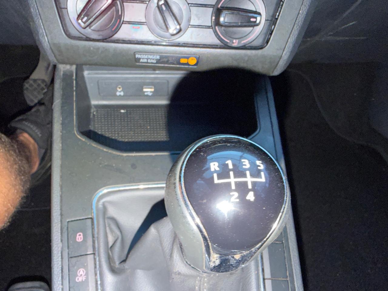 SEAT IBIZA 2017 1.0 BENZINA EURO6B NEOPATENTATI