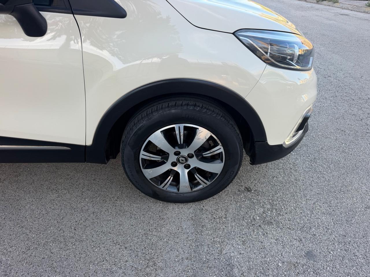 Renault Captur dCi 8V 90 CV EDC Sport Edition