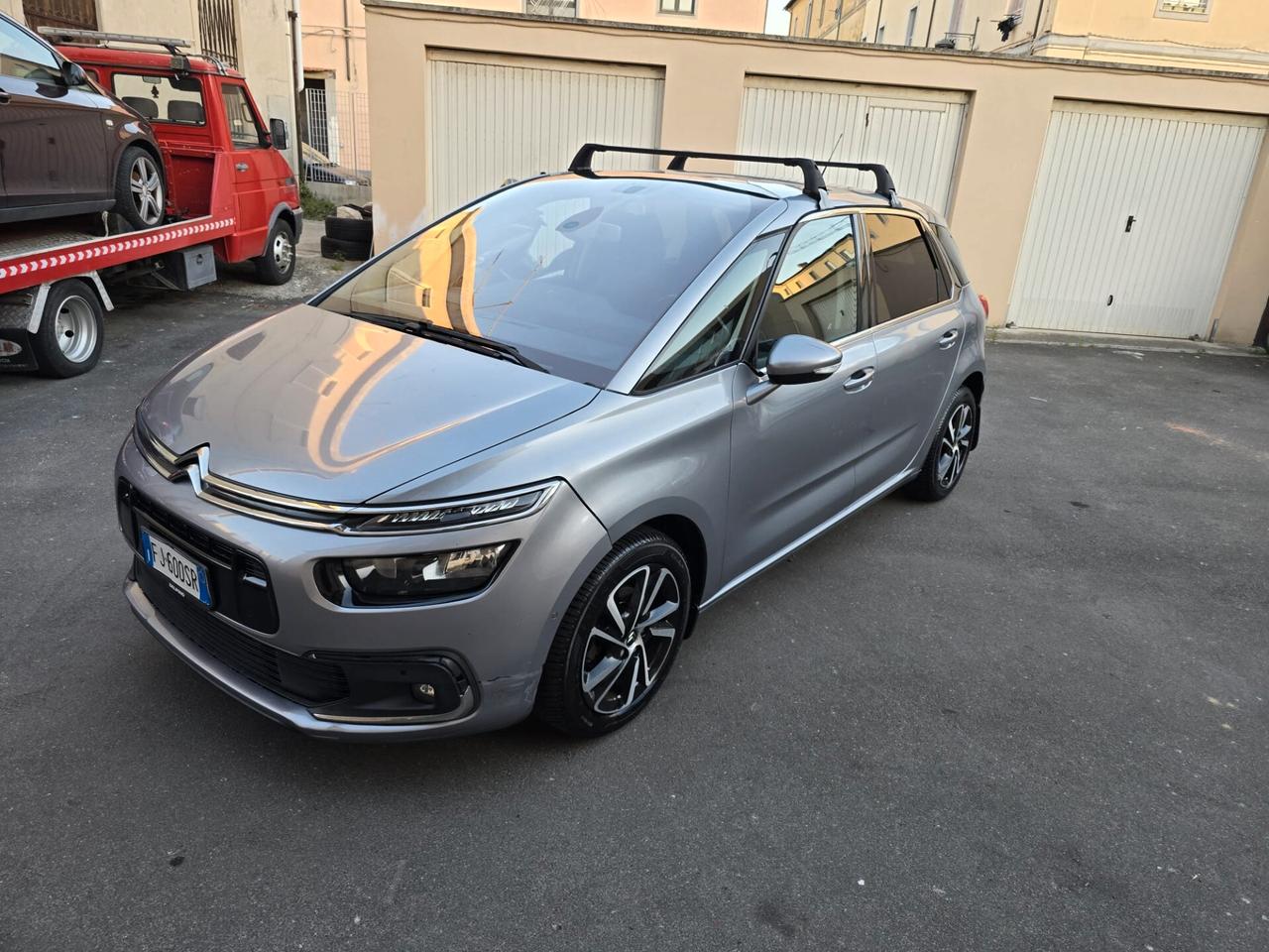 Citroen C4 Picasso BlueHDi 120 S&S Shine possibilita garanzia 12 mesi perfetta