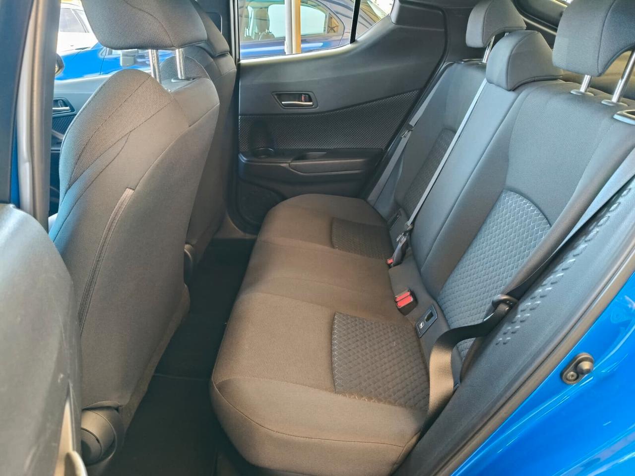 Toyota C-HR 1.8 Hybrid E-CVT Business