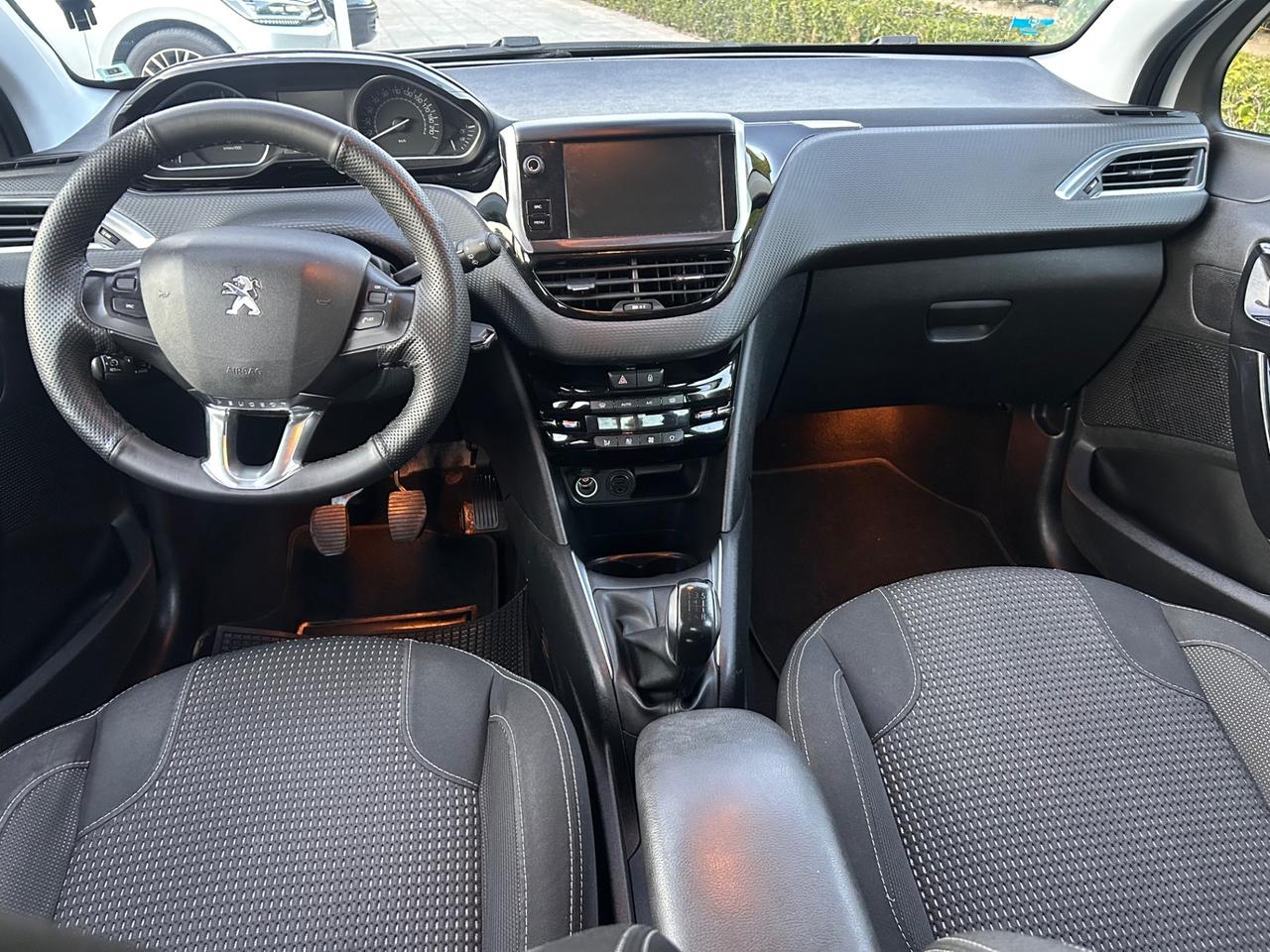Peugeot 208 BlueHDi 75 5 porte Allure