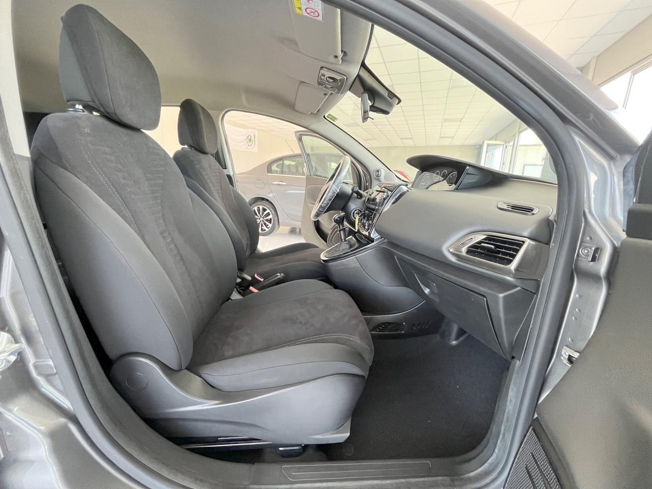 Lancia Ypsilon 1.2 69 CV 5 porte Platinum FULL