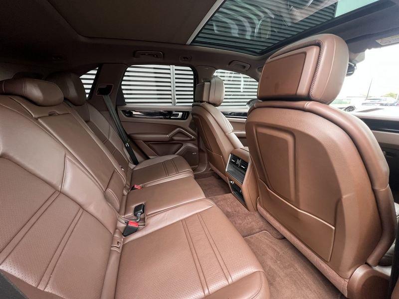 Porsche Cayenne 3.0 V6 E-Hybrid 462 CV