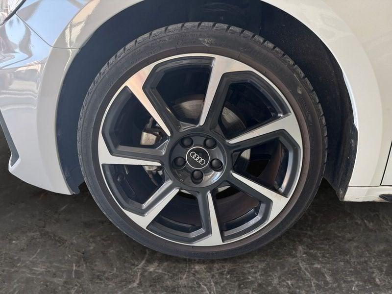 Audi A1 Sportback 30 1.0 tfsi Identity Black 116cv s-tronic