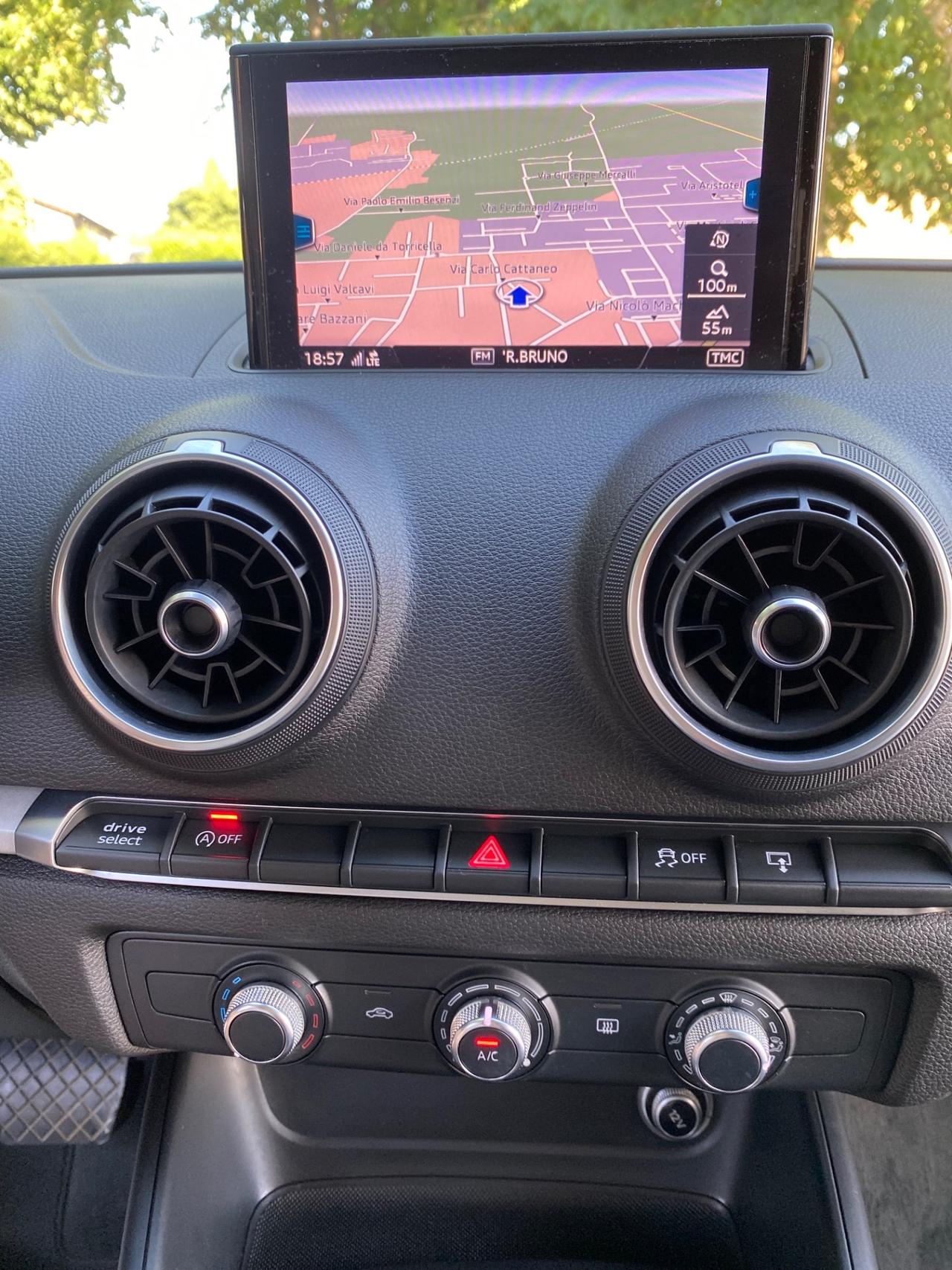 Audi A3 SPB 1.6 TDI 116 CV S tronic Business NEOPATENTATI!!!