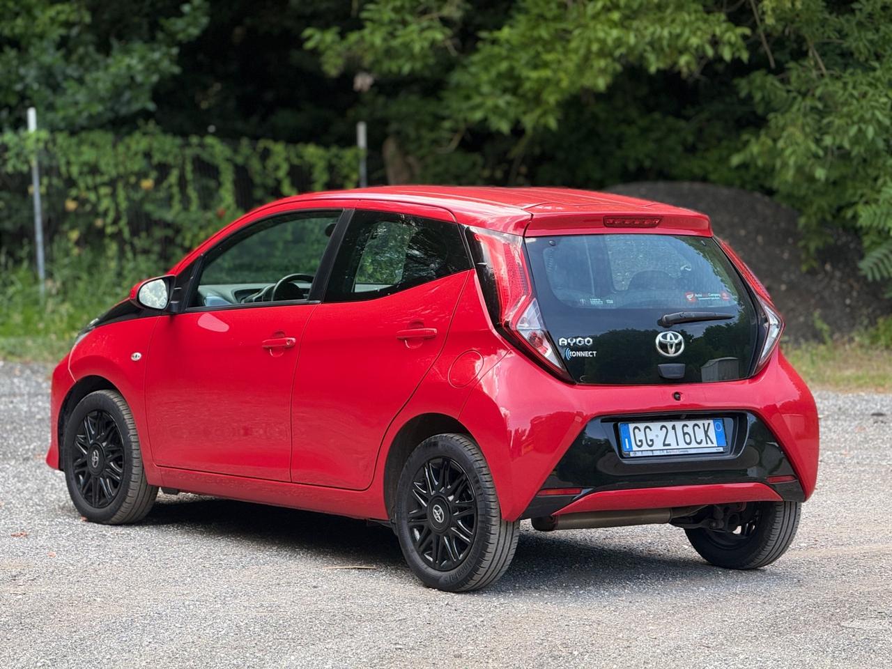Toyota Aygo Connect 1.0 VVT-i 72 CV 5 porte x-clusiv