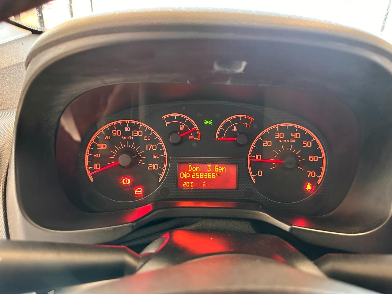 Fiat Qubo 1.3 MJT 95 CV Trekking