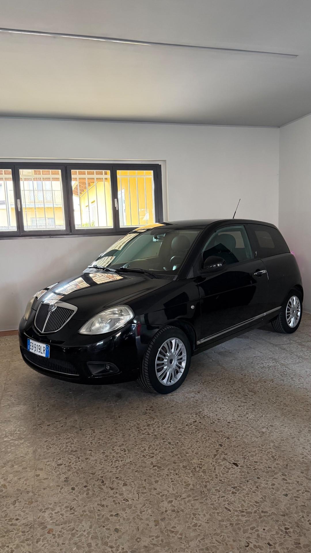 Lancia Ypsilon 1.2 Argento