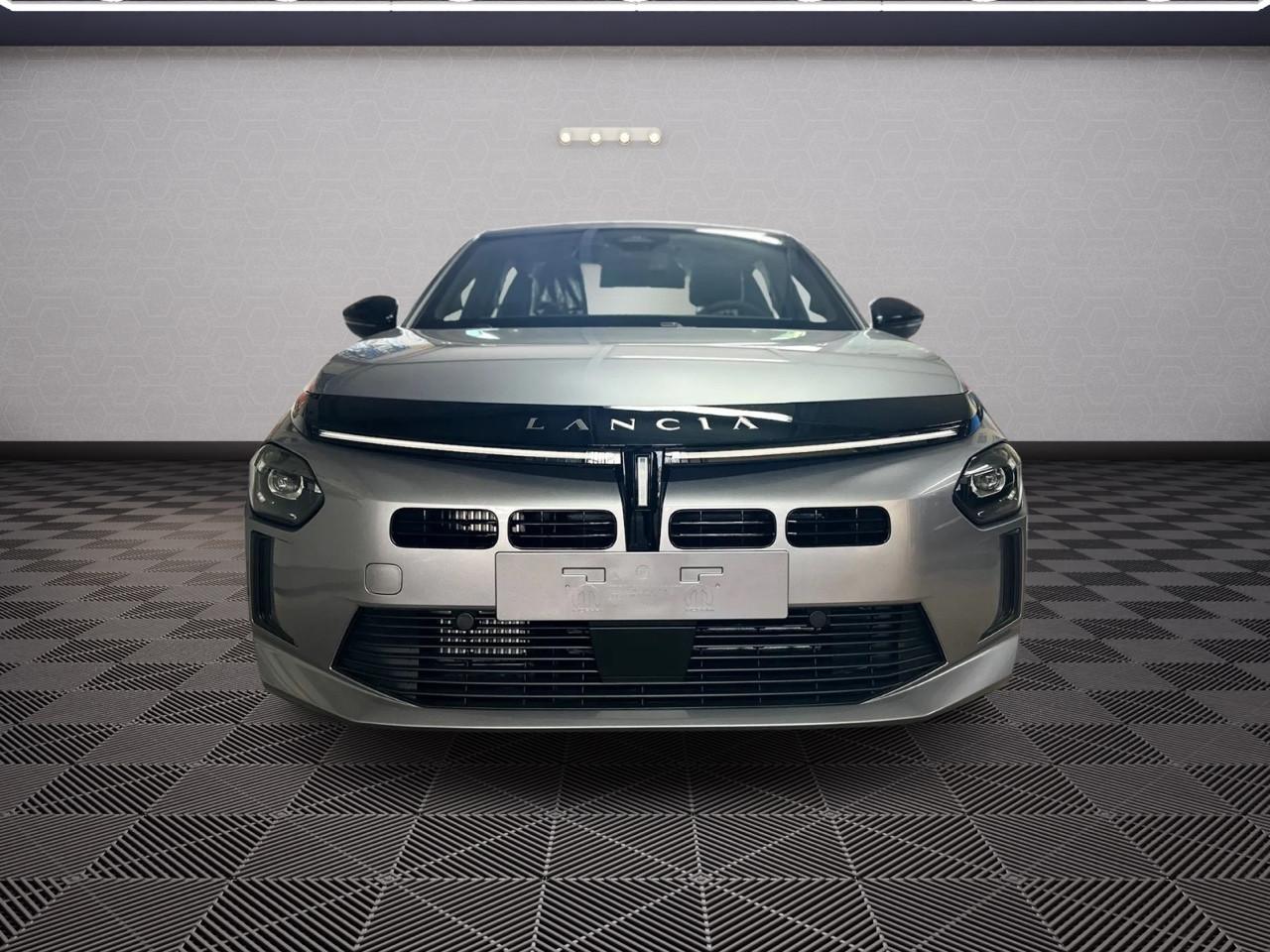 Lancia Ypsilon Hybrid e-DCT