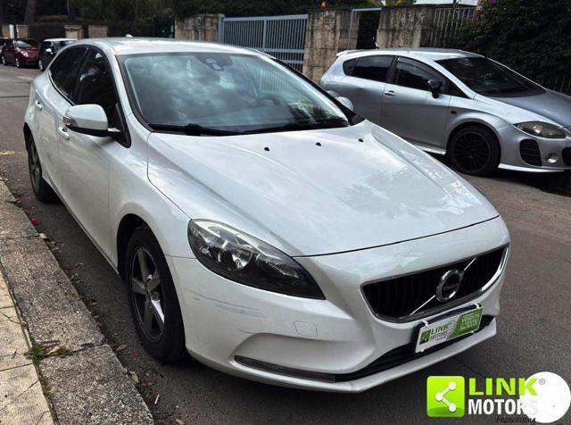 VOLVO V40 Cross Country D2 Momentum