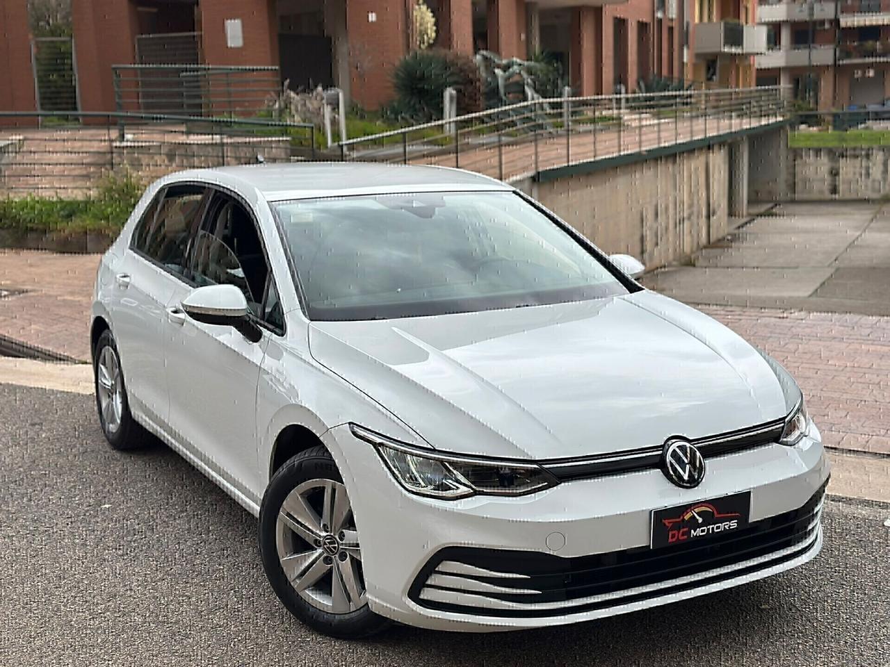 Volkswagen Golf 1.0 eTSI EVO DSG Life -USATO GARANTITO-