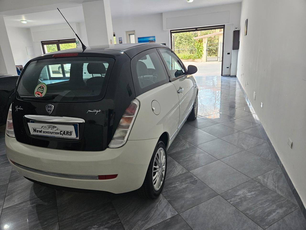 Lancia Ypsilon 1.3 MJT 75 CV Diva