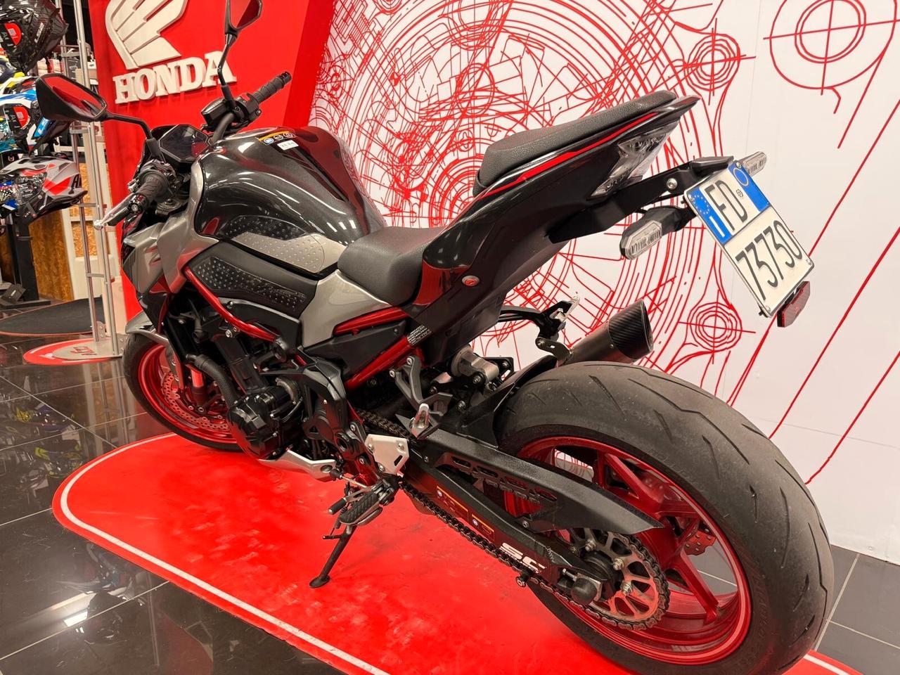 Kawasaki Z 900 2023