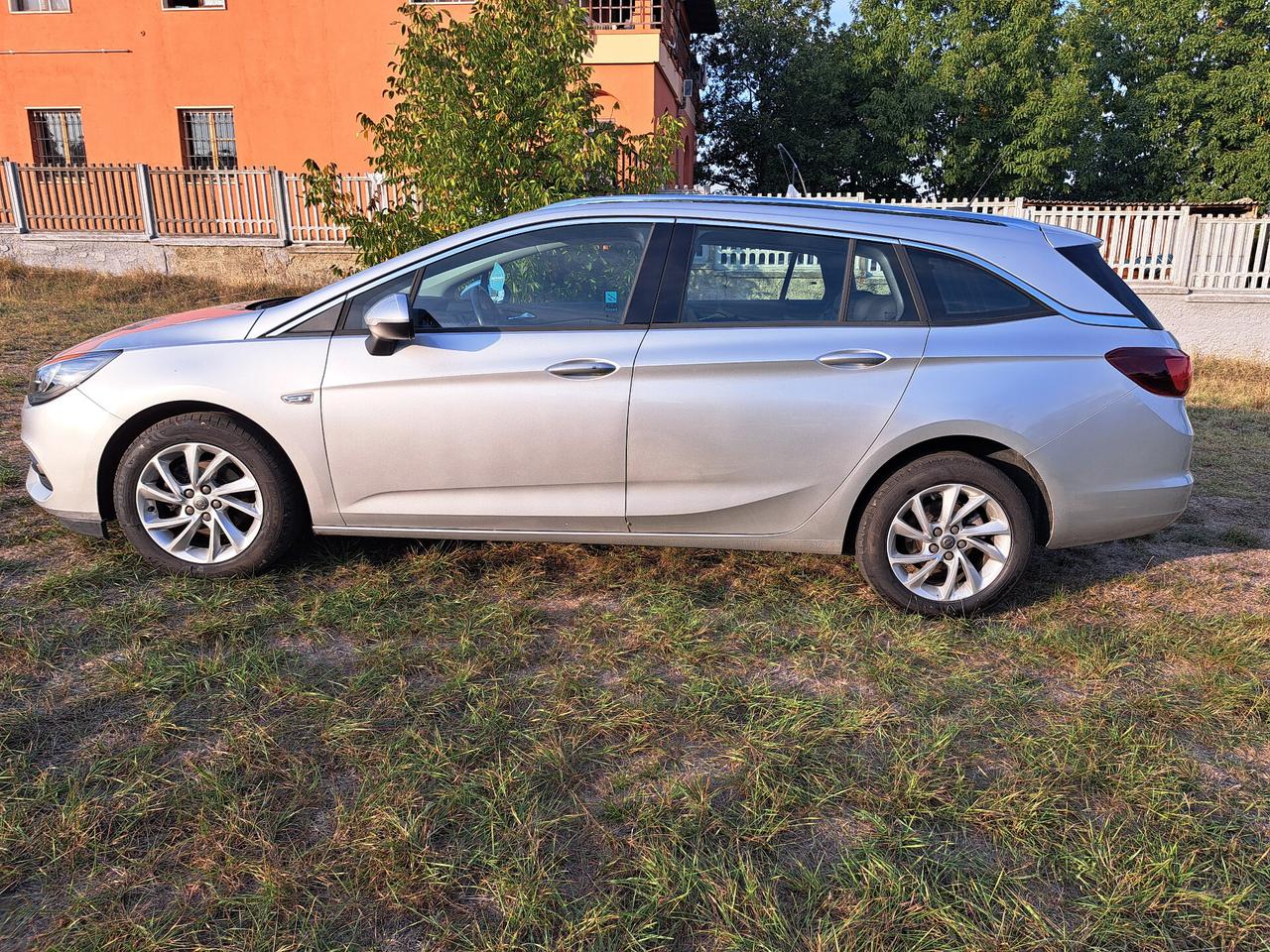 Opel Astra 1.5 CDTI 105 CV S&S Sports Tourer Business Elegance