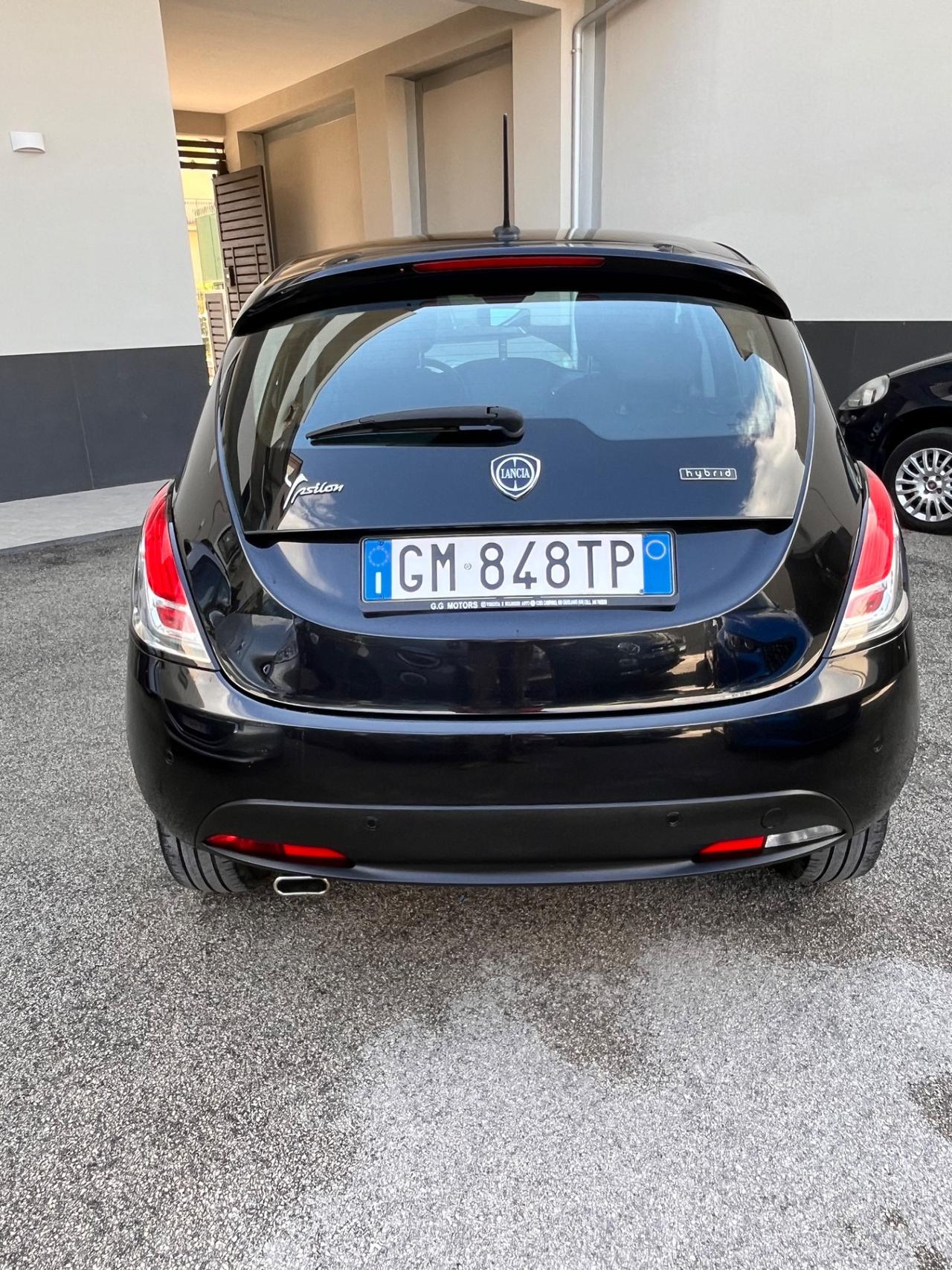 Lancia Ypsilon 1.0 FireFly 5 porte S&S Hybrid Gold