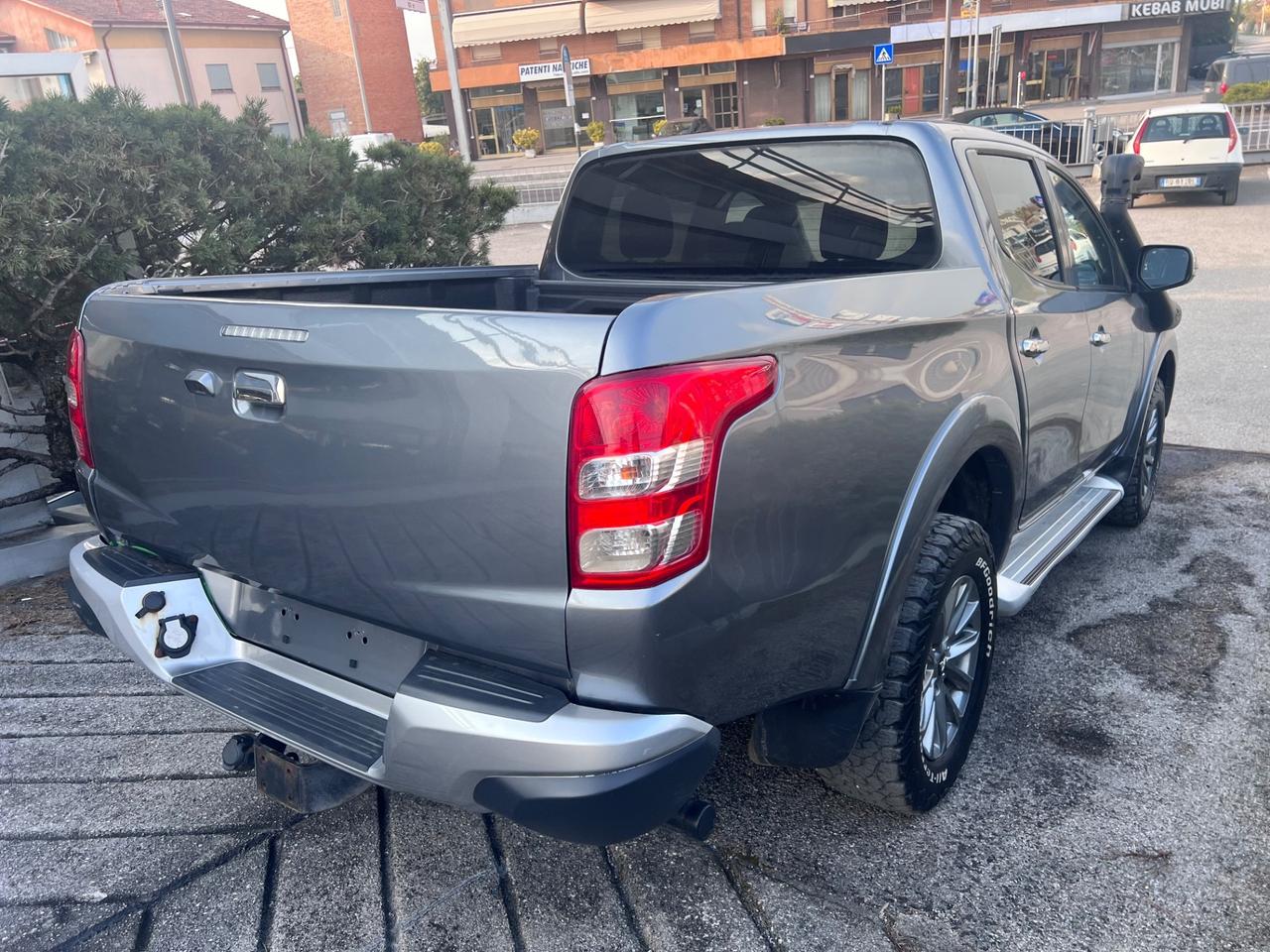 Mitsubishi L200 2.4 DI-D/181CV Double Cab Spartan Hp SDA Special Ed.