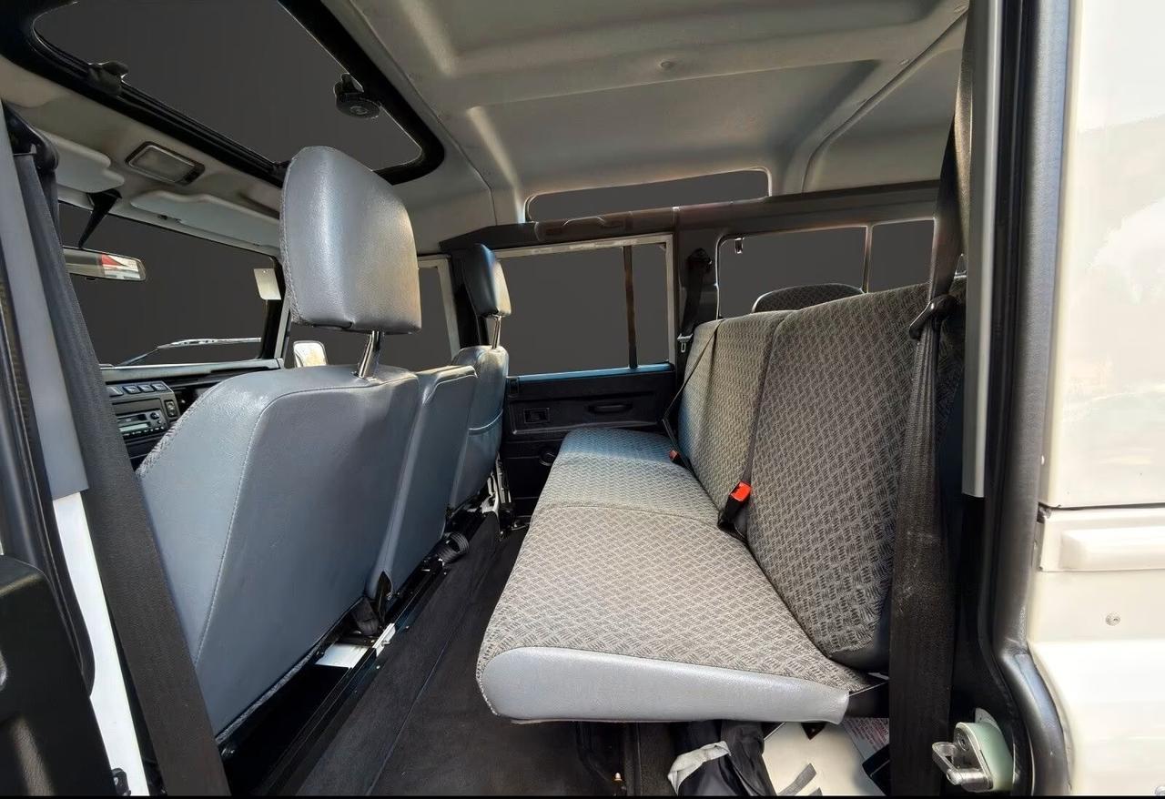 Land Rover Defender 110 E Station Wagon 10 POSTI! ARIA