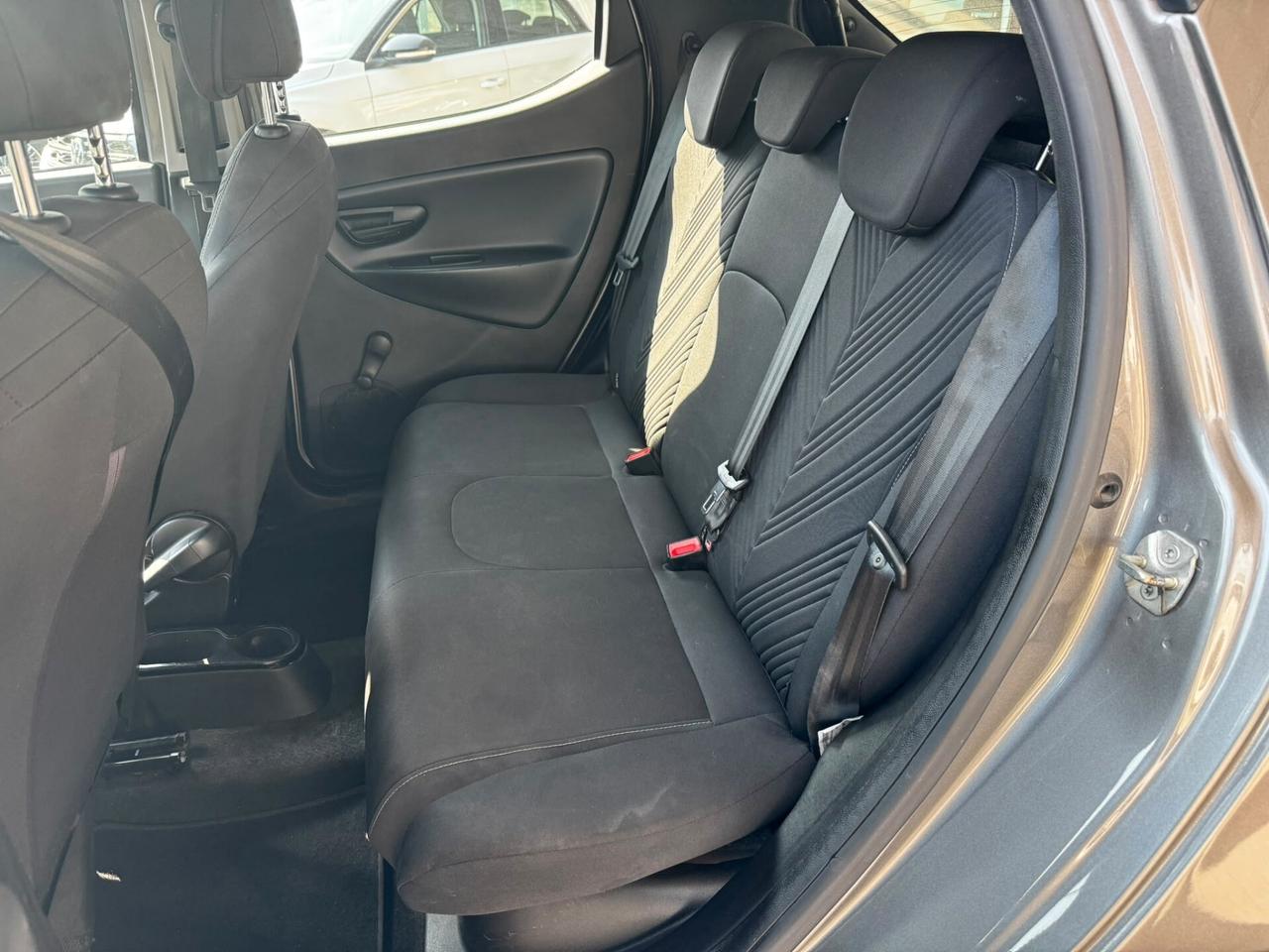 Lancia Ypsilon 1.0 FireFly 5 porte S&S Hybrid Gold